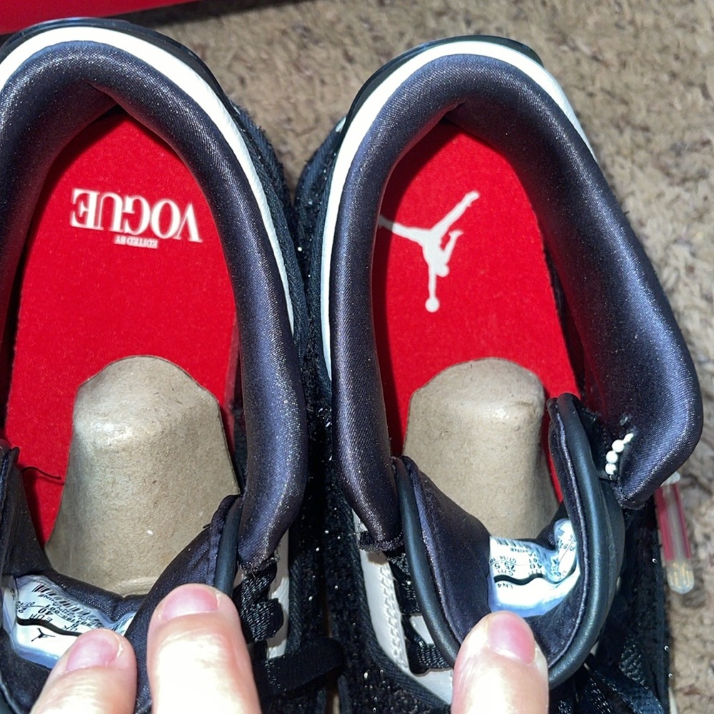 Air Jordan 3 Retro Awok Vogue Edition Sneakers 8.5 - Picture 10 of 13